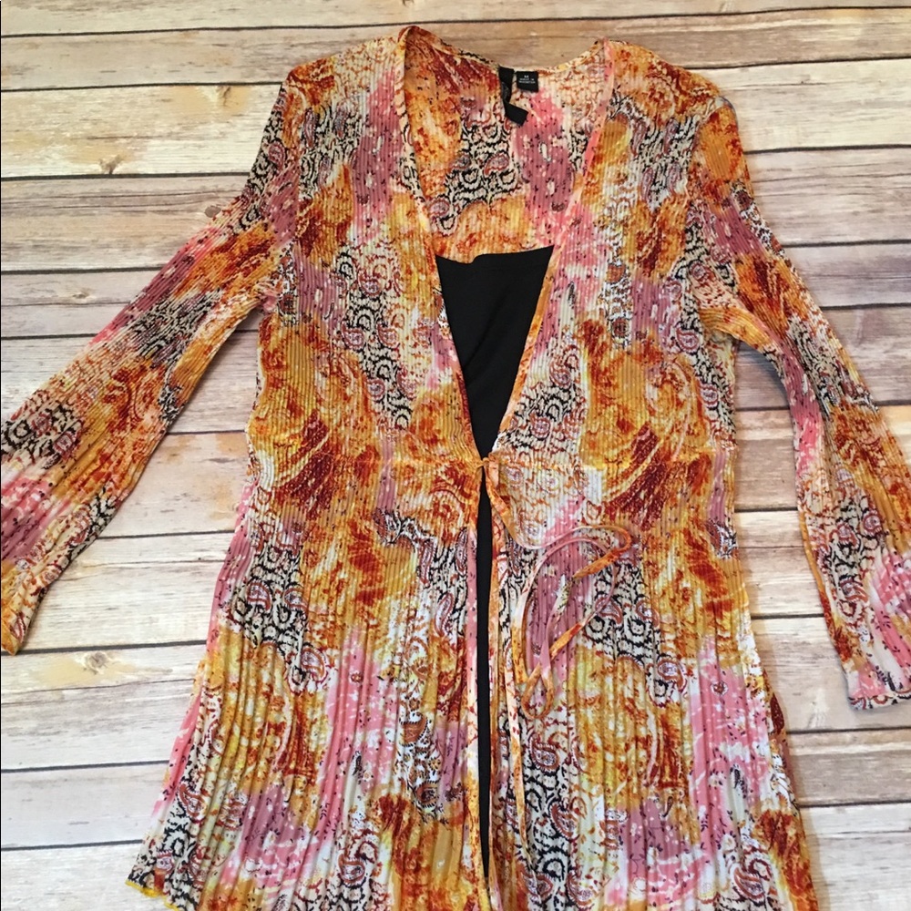 Essentials by Milano crinkle/pleated blouse M - Picture 2 of 5